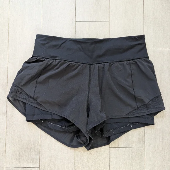 Lululemon Black Hotty Hot Built In Biker Shorts 2.5" Inseam Size 8 - Picture 1 of 10